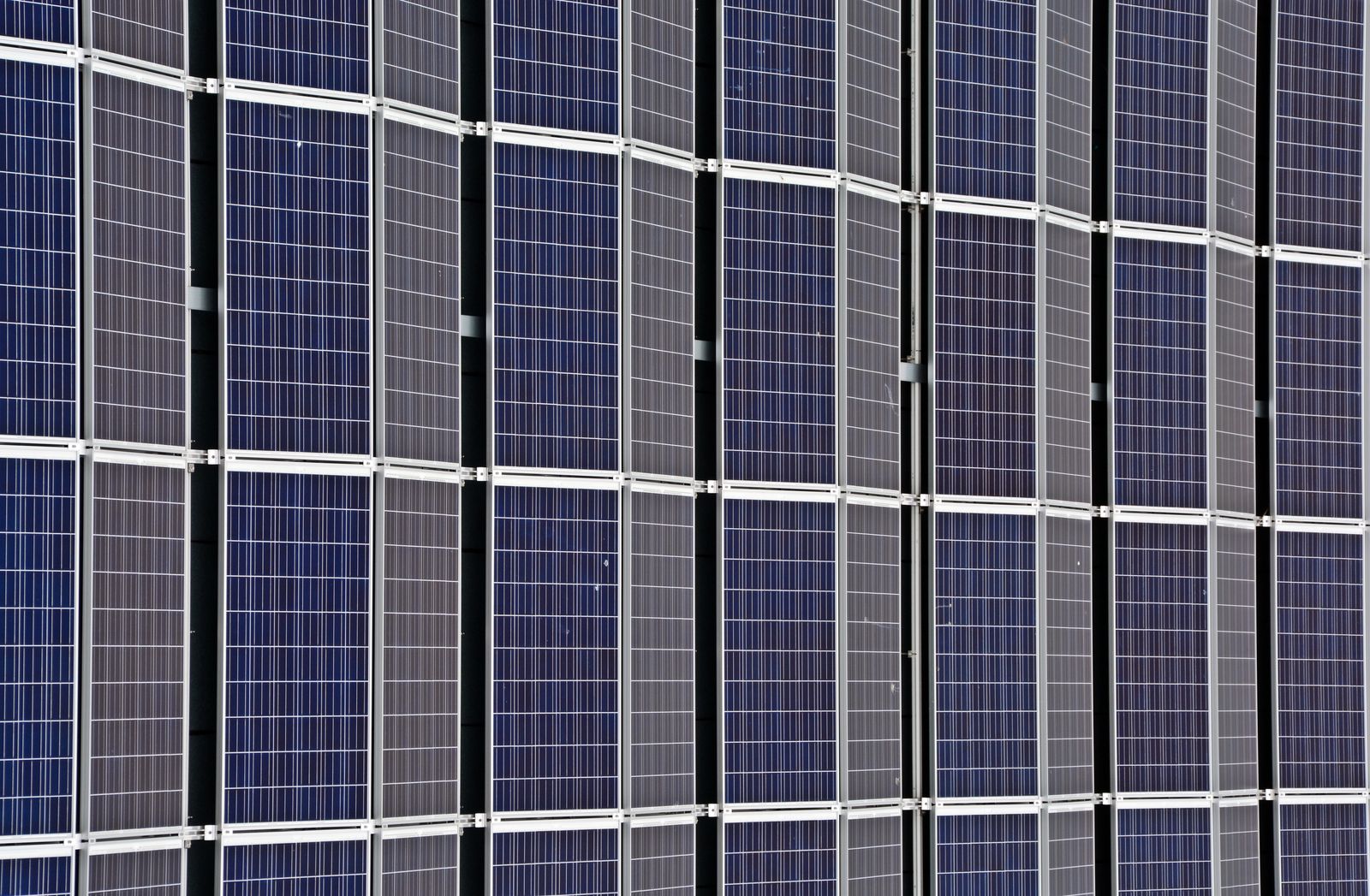 How Solar Panels Work: Turning Sunlight into Electricity